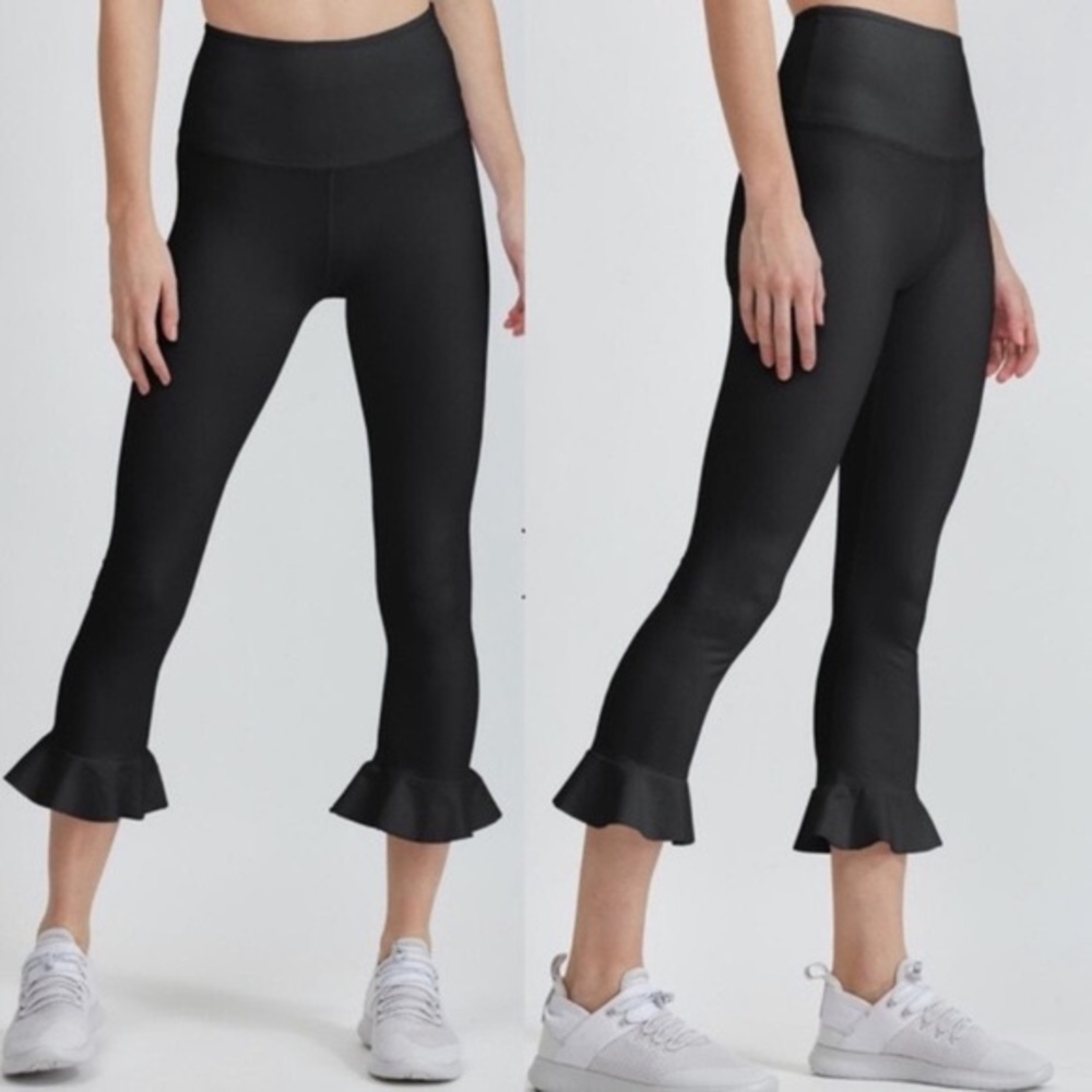 Beyond Yoga Black Ruffle Hem Cropped Leggings